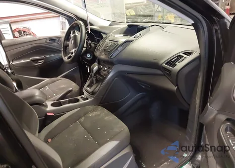 2013 Ford Escape S z USA, uszkodzony, nr VIN 1FMCU0F78DUD67020